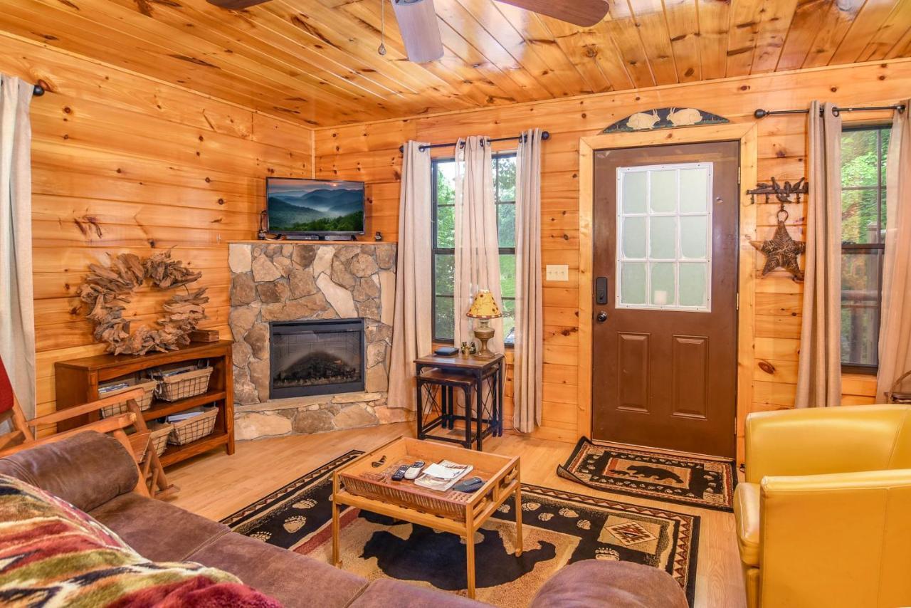 Permanent Vacation-Private Honeymoon Cabin With Hot Tub เซอเวียร์วีล ภายนอก รูปภาพ