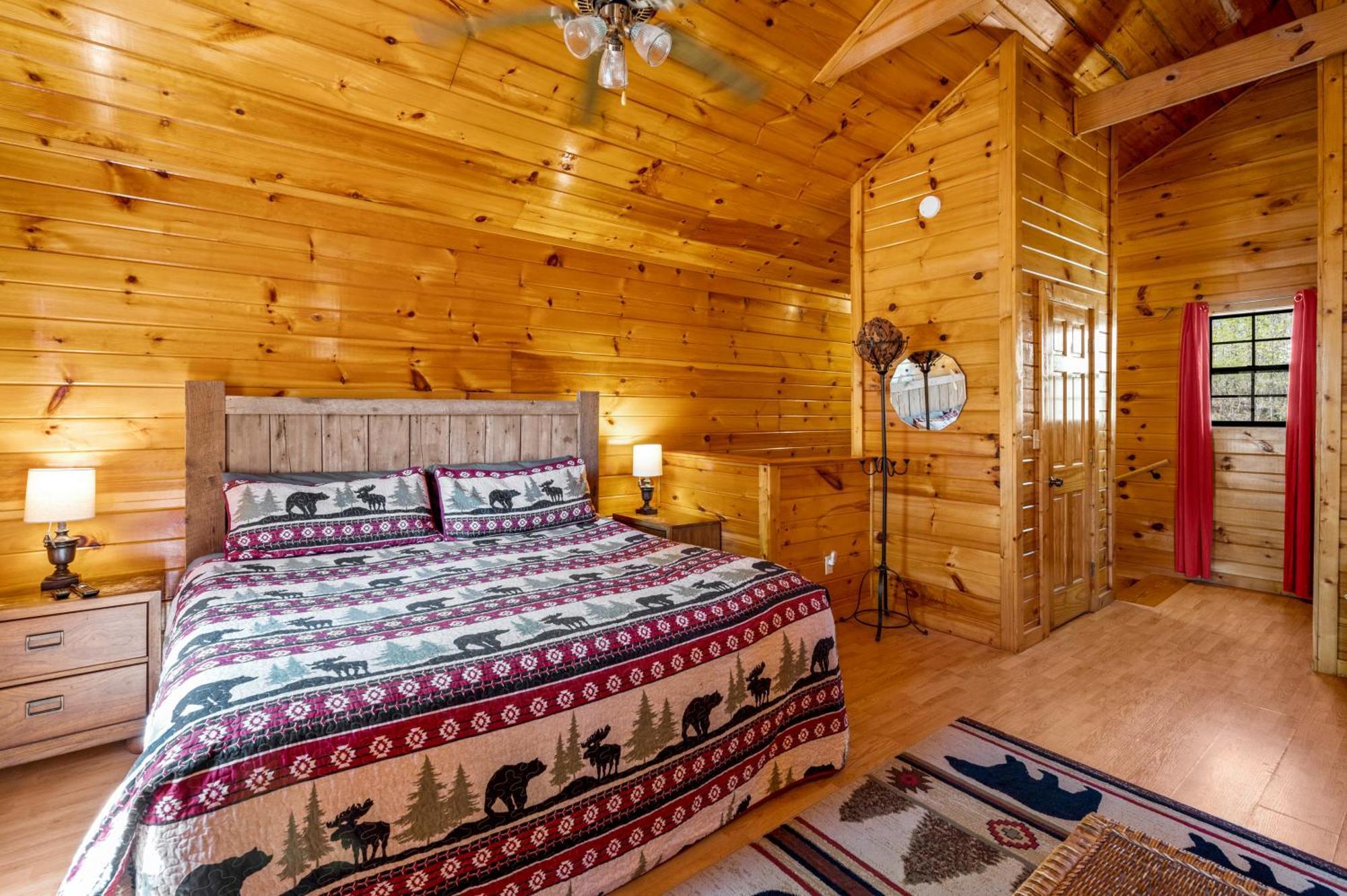 Permanent Vacation-Private Honeymoon Cabin With Hot Tub เซอเวียร์วีล ภายนอก รูปภาพ