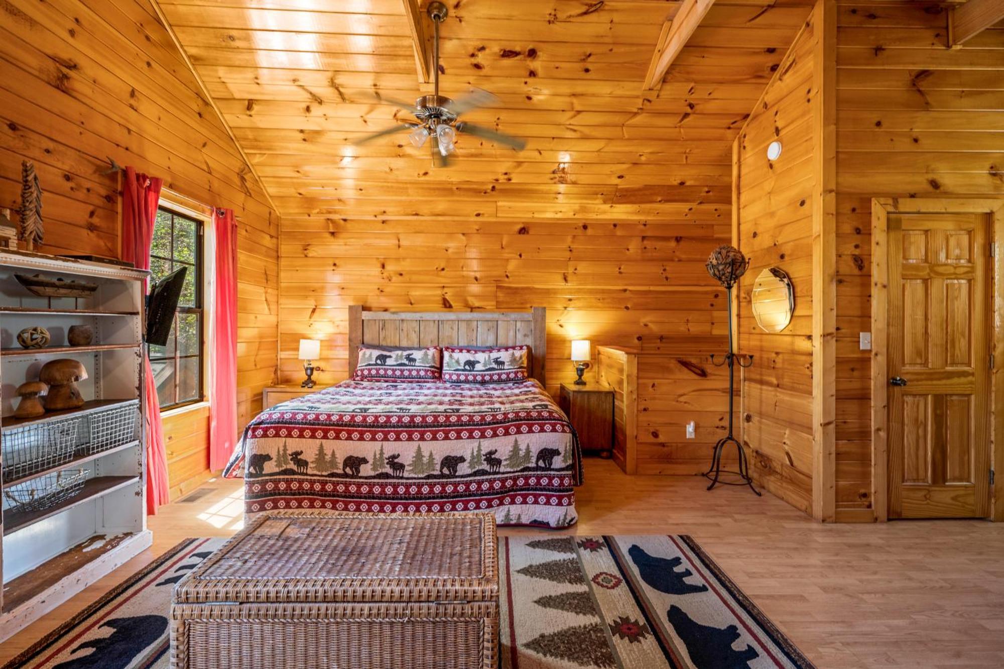 Permanent Vacation-Private Honeymoon Cabin With Hot Tub เซอเวียร์วีล ภายนอก รูปภาพ